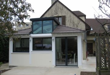 Extension d’une maison à Croissy, par ATELIER DE FLOR