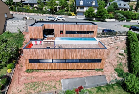 MAISON INDIVIDUELLE CARDAILLAC – DANS LA PENTE, par Hugues Tournier architecte