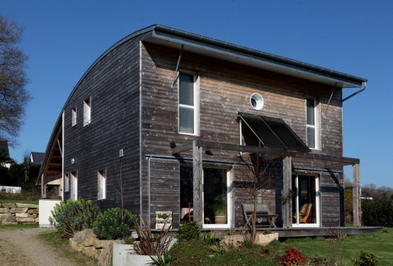 UNE MAISON BIOCLIMATIQUE AU COEUR DU PAYS DE VANNES, par a.typique Patrice BIDEAU architecte DPLG