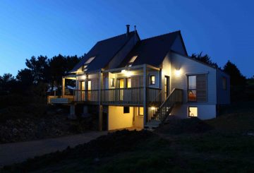 UNE MAISON BIOCLIMATIQUE DANS LE GOLFE DU MORBIHAN, par a.typique Patrice BIDEAU architecte DPLG