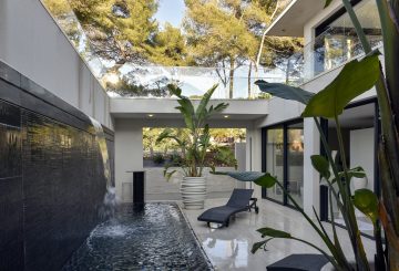 Villa GP en bord de mer, Var, par Frédérique Pyra architecte