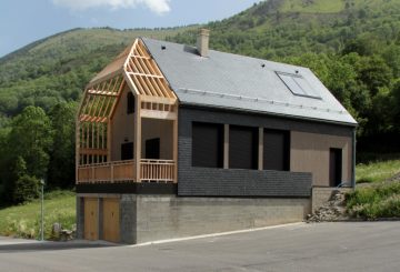 construction d’une maison dans la vallée du Louron (65), par Atelier S … pour des architectures