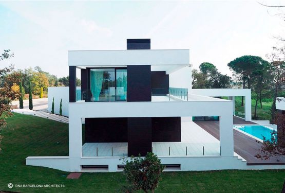 LUXURY HOUSE PGA GOLF 09 GIRONA, SPAIN, par DNA Barcelona Architects